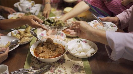 3 "Polite" Things You Do When Trying a New Cuisine That Are Actually Rude