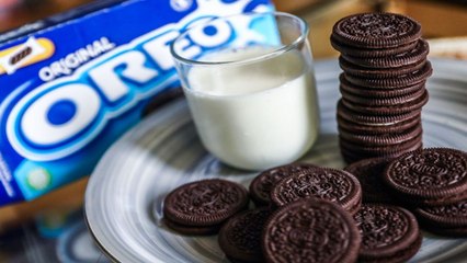 Two Summer-Themed Oreo Flavors Are Coming Back