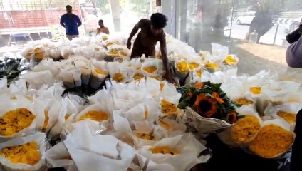 सेम्मोझी पूंगा में फ्लावर शो की तैयारी... देखें वीडियो..