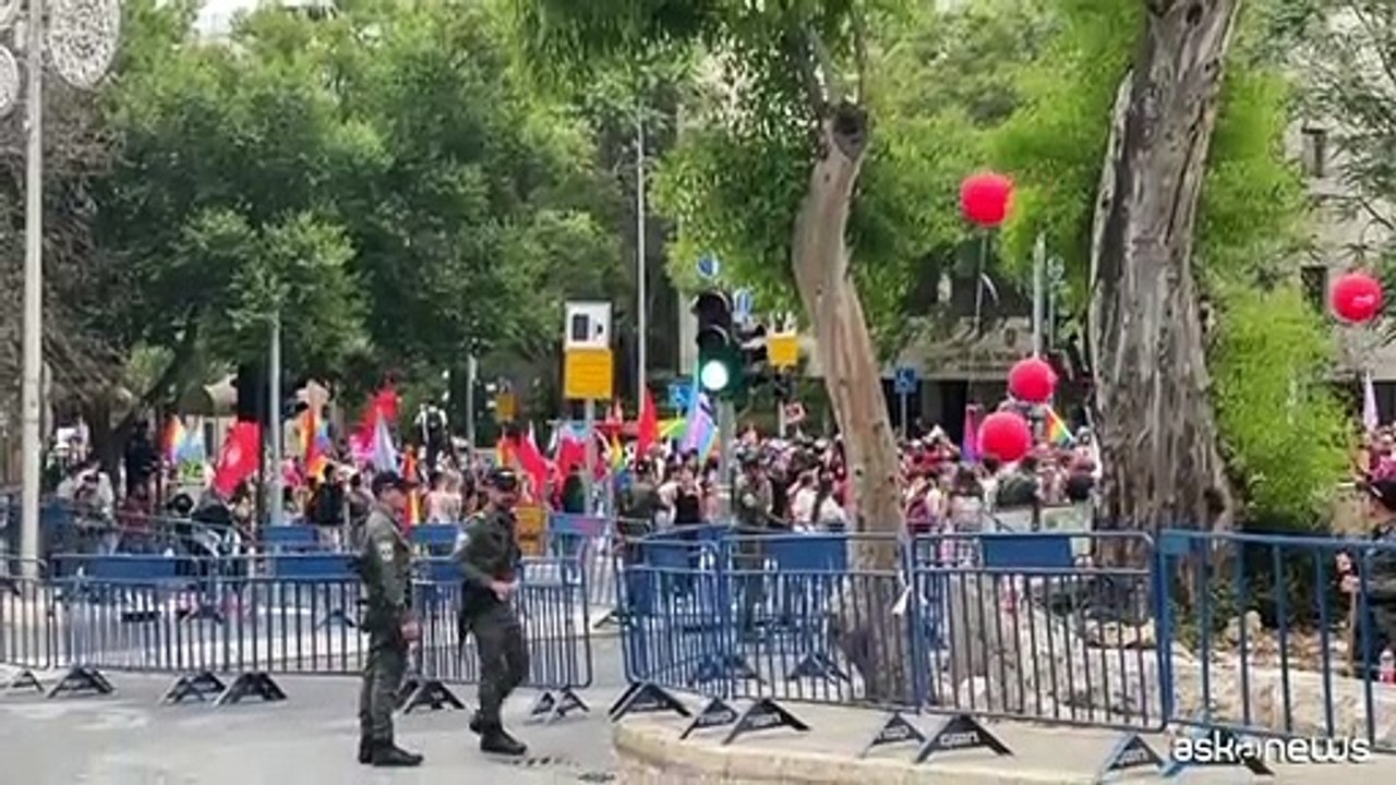 Gli ultra ortodossi protestano contro il Gay Pride a Gerusalemme