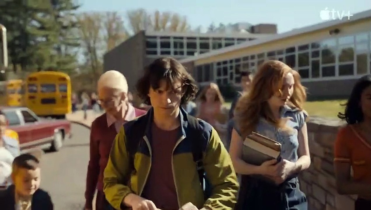 THE CROWDED ROOM First Look Trailer 2023 Tom Holland Amanda Seyfried Drama Series