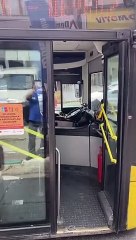 İETT şoförü otobüsü yol ortasında bırakıp gitti