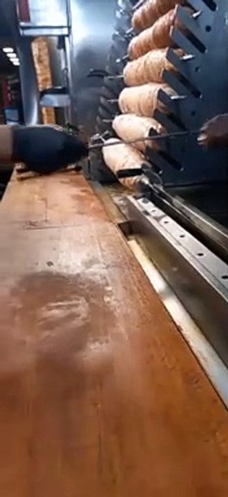 BÖYLE KOKOREÇ DÜNYADA YOK _kokoreccinafiz _turkishfood _shorts(720P_HD)