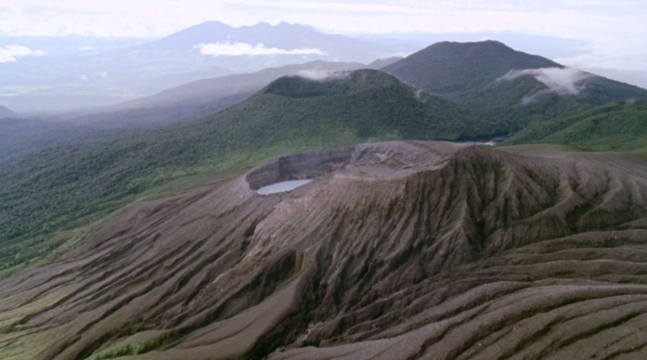 This Peninsula in Costa Rica Has 15 Miles of Beaches, Luxury Resorts, and Monkeys and Iguanas Roaming Freely