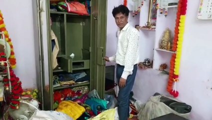 सूने मकान का ताला तोड़कर लाखों की ज्वैलरी पार