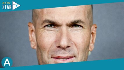 Zinedine Zidane avec des champions du monde 98, un changement physique saute aux yeux