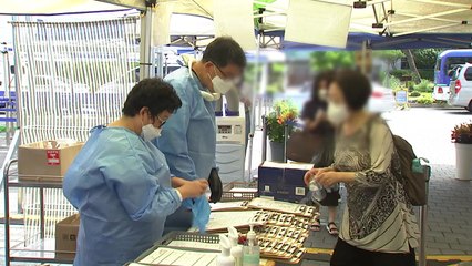 [뉴스앤이슈] 3주 하려다 2년 6개월...임시선별검사소도 '굿바이' / YTN