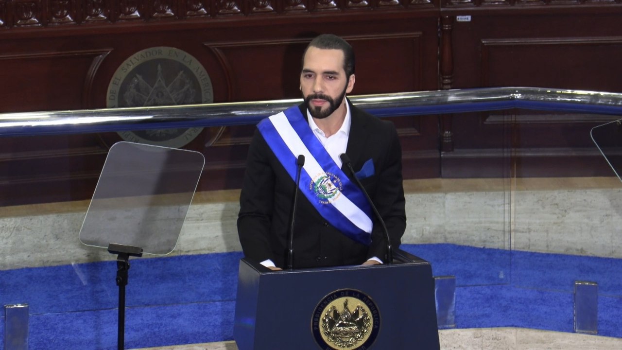 Bukele: "Así como construimos una cárcel para los terroristas también lo haremos para los corruptos"