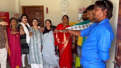 Took oath of de-addiction