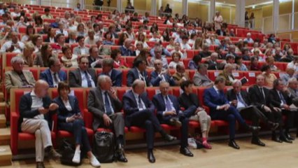 "Passare dal mito dell'abbondanza a un'economia dell'abbastanza"