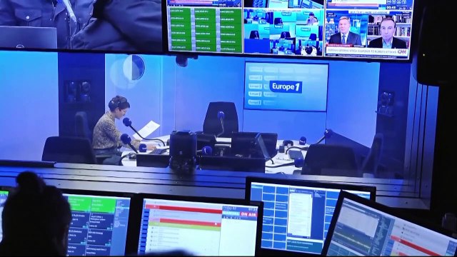 Quelles conséquences politiques en vue de la baisse de la note de la France par Standard & Poor's ?