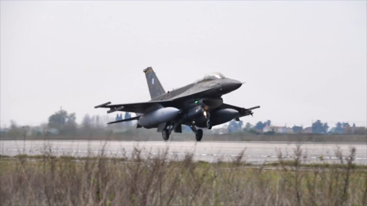 Ukraine bekommt offenbar 'signifikante Zahl' F-16-Jets geliefert!
