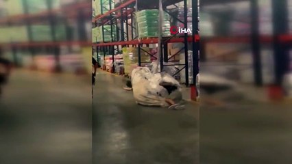 12 metre yüksekten atlayan adam, plastik dolu çuval sayesinde hayatta kaldı