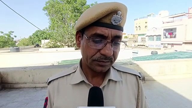 Video- अचानक सड़क पर आई गाय को बचाने के प्रयास में पेड़ से जा टकराई कार,एक की मौत