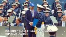 Megint megbotlott és elesett Joe Biden