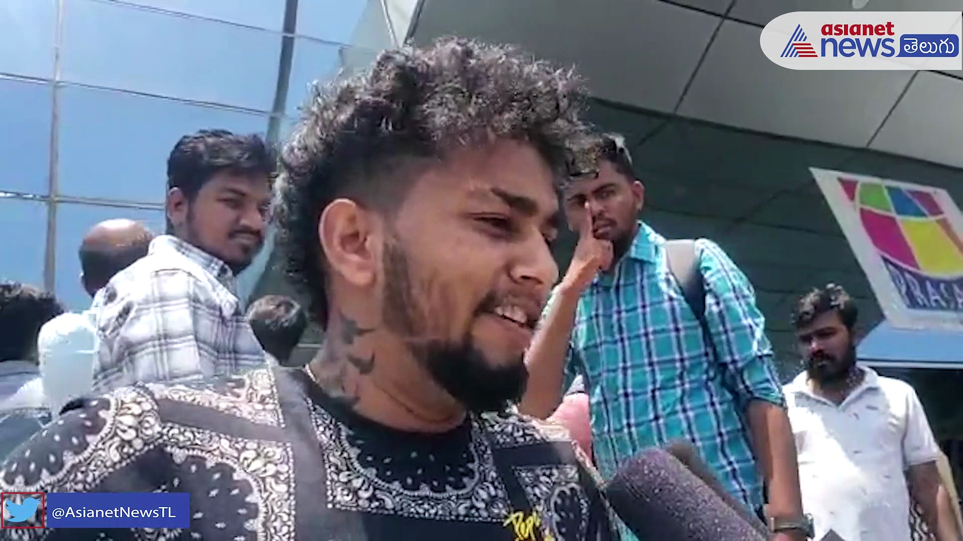 అహింస మూవీ పబ్లిక్ టాక్ : 'శ్రీ రెడ్డి మొగుడు జై అని అరుస్తున్నారు భయ్యా థియేటర్ లో'