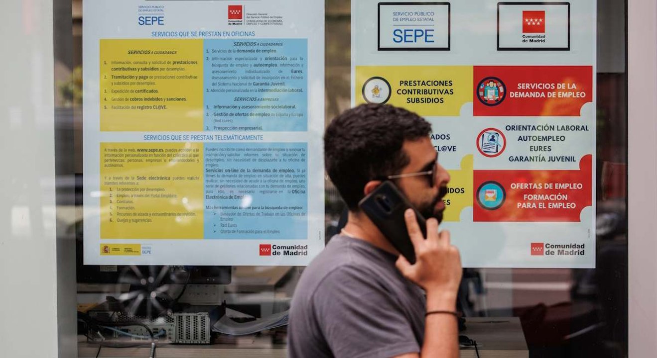 El paro baja en 49.260 personas en mayo, a míni...