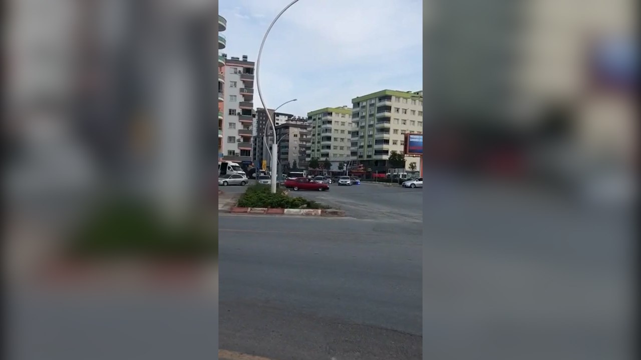 Drift yapınca sürücü belgesine el konuldu, aracı trafikten men edildi
