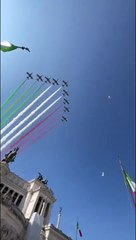 IL VOLO DELLE FRECCE TRICOLORI SULL'ALTARE DELLA PATRIA PER LA FESTA DELLA REPUBBLICA