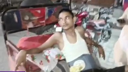 पुलिस ने नहीं सुनी फरियाद, घायल बेटे को रिक्शे में लेकर थाने पहुंचा मजबूर बाप