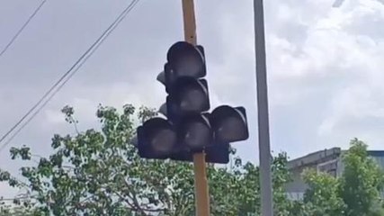 देवास: बंद पड़े शहर के ट्राफिक सिग्नल, वाहन चालक हो रहे लापरवाह..