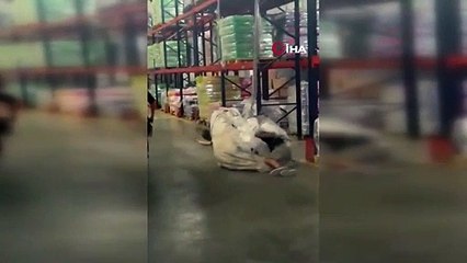 Un homme qui a sauté de 12 mètres de haut a survécu grâce à un sac en plastique