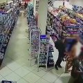 Homem é flagrado filmando partes íntimas de adolescente em supermercado na BA