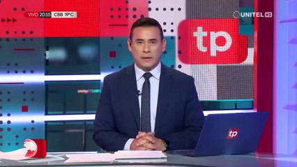 Chofer de minibús conducía viendo videos en su celular