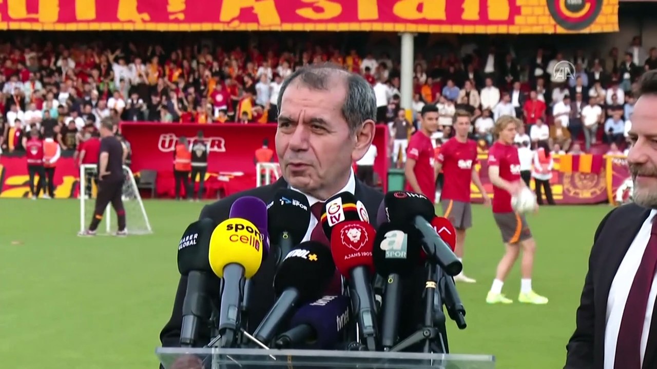 İSTANBUL - Galatasaray Kulübü Başkanı Dursun Özbek gazetecilere açıklamalarda bulundu