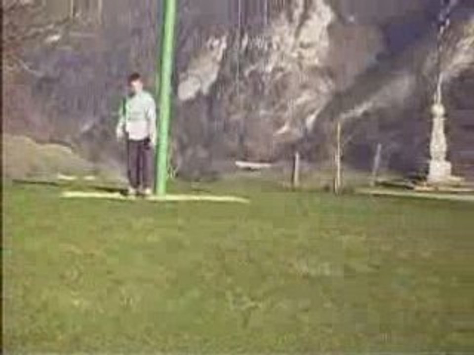 Concours du lancer de chaussures de la cote + gamelle en ski