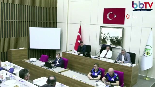 Erdoğan kazanırsa heykelini dikeceğim demişti! Bolu Belediye Başkanı Tanju Özcan sözünü tutuyor