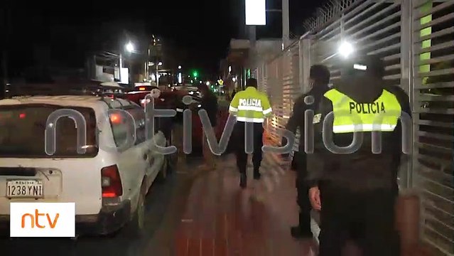 Policías fueron golpeados : Persecución policial en Colomi por un vehículo 'chuto'