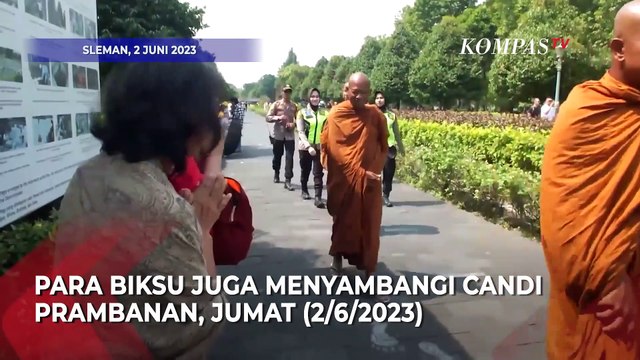Usai dari Candi Borobudur, Para Biksu Thudong Kunjungi Candi Prambanan