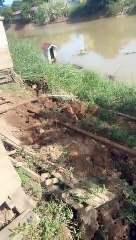 Tebing Pinggir Sungai Longsor di Pingaran Ilir, Amah Selamatkan Diri ke Lanting