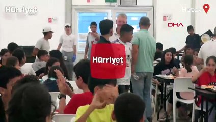 NATO çadır kentinde görev yapan İngiliz emekli askere duygu dolu veda