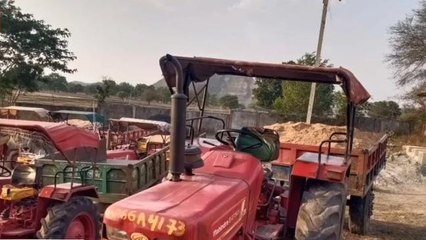 सिंगरौली: पुलिस की बड़ी कार्रवाई, अवैध रेत का परिवहन करते पकड़े 4 ट्रैक्टर