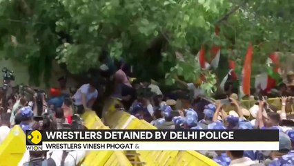 India_ Delhi police acts as wrestlers breach security cordon _ Latest News _ English News _ WION