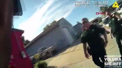 Le garçon de 2 ans laissé dans le véhicule volé a été abandonné sur le parking du magasin.