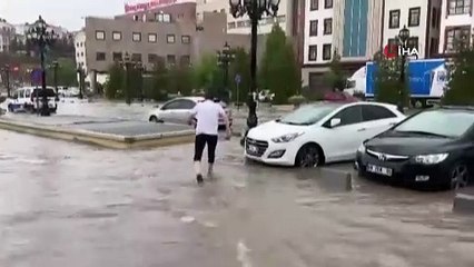 Başkentte dolu ve sağanak yağış etkili oldu
