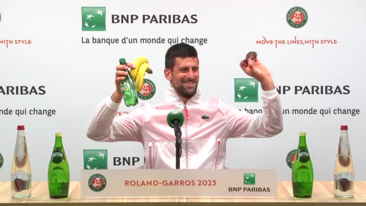 Roland-Garros - Quand Djokovic reçoit des "cadeaux" de la part de journalistes serbes