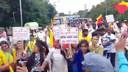 पाठ्य पुस्तकों में संशोधन के खिलाफ एकजुट हुआ विपक्ष