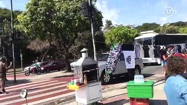 Ônibus escoltado de torcida organizada do Flamengo errou o caminho e acabou no meio da torcida do Atlético-MG