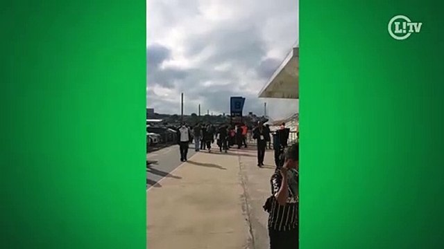 Torcida corintiana começa a chegar na Neo Química Arena