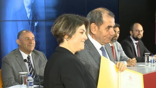 Galatasaray'da Burak Elmas dönemi resmen sona erdi! Dursun Özbek mazbatasını aldı