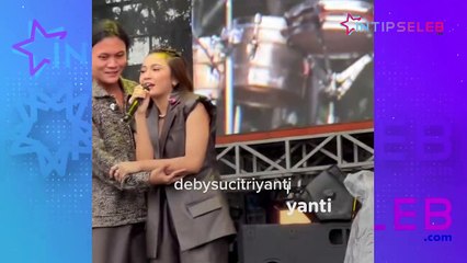 Peluk Rizky Febian, Tangis Mahalini Pecah di Atas Panggung