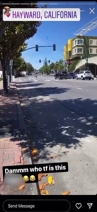 Un "motard" fait une roue arrière en ville et percute lamentablement une voiture