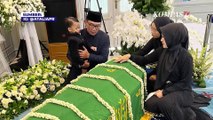 Momen Haru Ridwan Kamil Sekeluarga Cium Peti Jenazah Eril