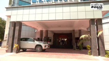 குடிநீருடன் சாக்கடை நீர்; கவுன்சிலர் தர்ணா போராட்டம்!