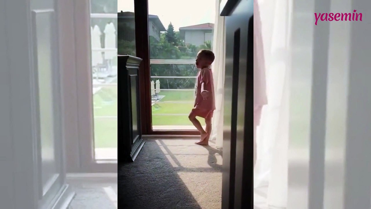 Alişan'ın oğlu Burak sular seller gibi İngilizce konuşuyor