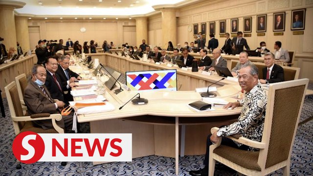 Country's economy showing positive growth, says Muhyiddin